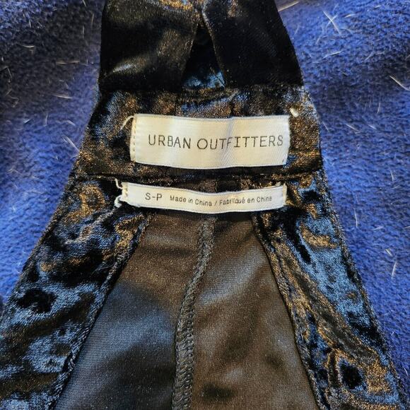 Urban Outfitters S-P Black Velvet Romper jumpsuit - Picture 4 of 4